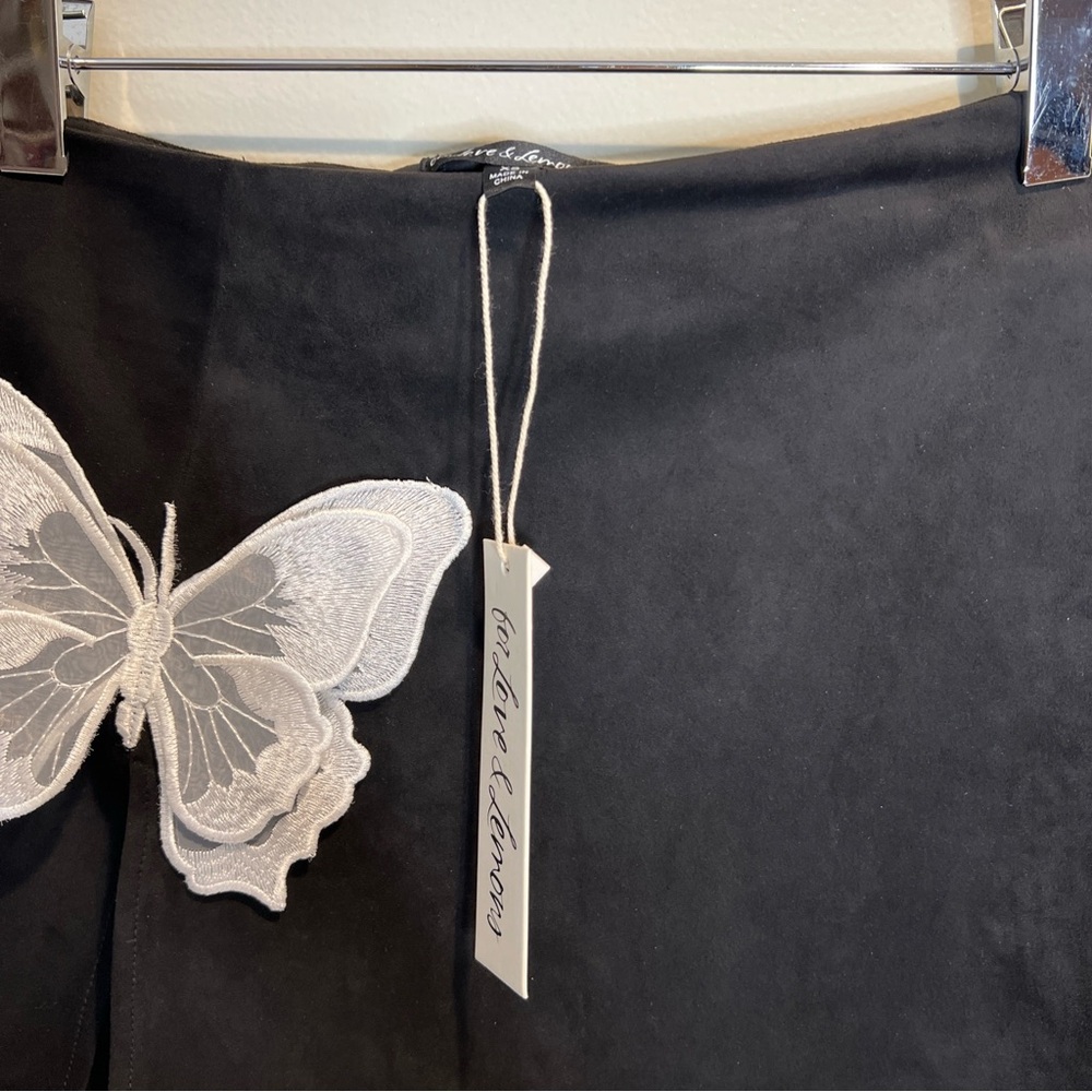 FOR LOVE & LEMONS Auden Butterfly Appliqué Embroidered Slit Mini Skirt - Picture 5 of 6